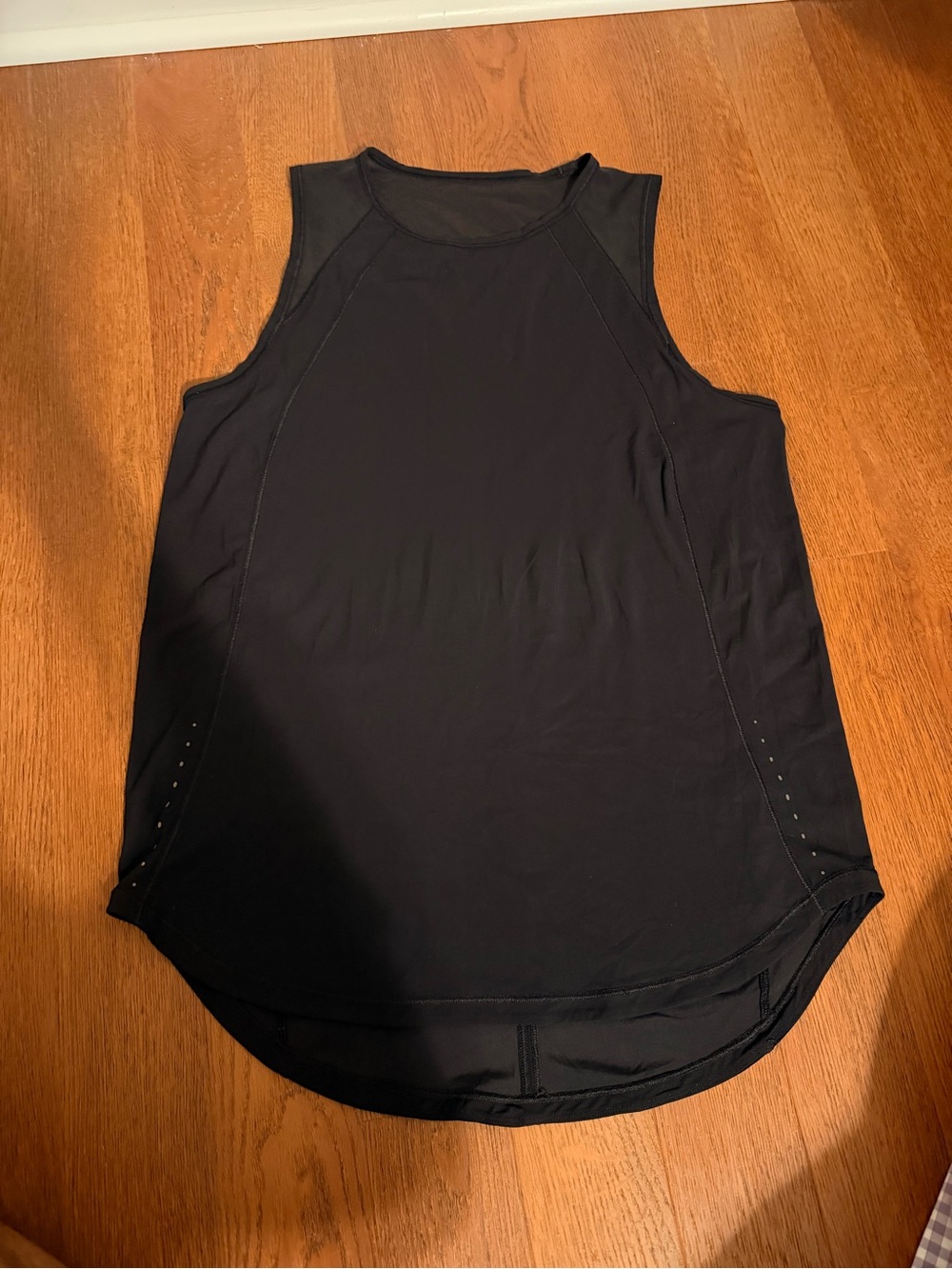Lululemon Black Mesh Panel Running Tank Top Reflective Curved Hem Womens Size 6